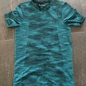 Underarmour t-shirt